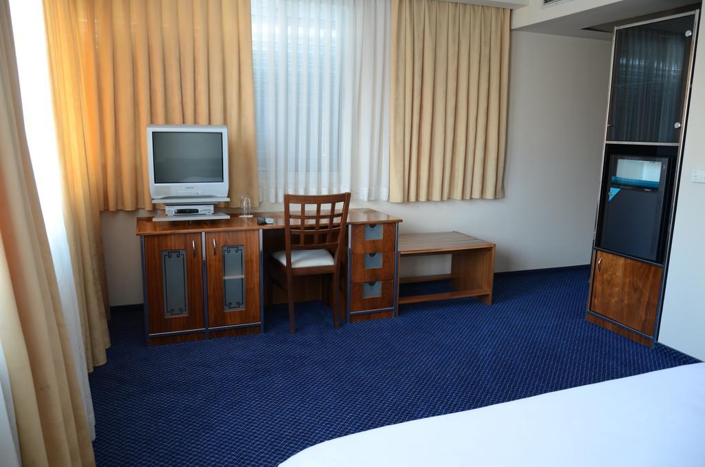 Hotel By Gastroid Ilidža Luaran gambar